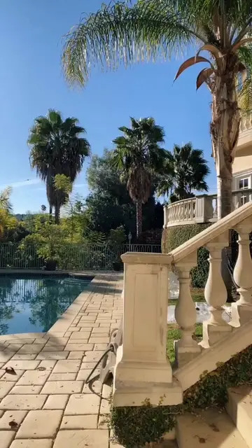 Video 6789744530196352261