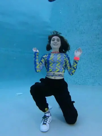 Video 6902090322550050054