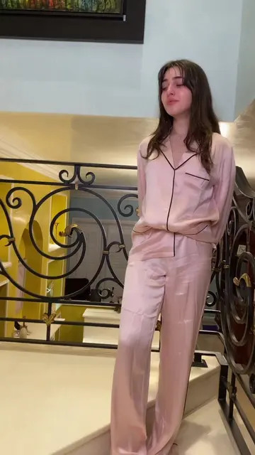 Video 6928786942842703110