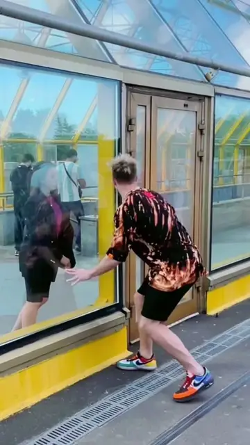 Video 6971795480774708485