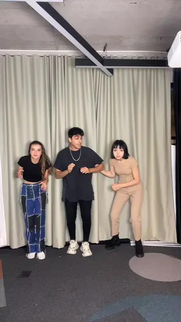 Video 7015978950014799106