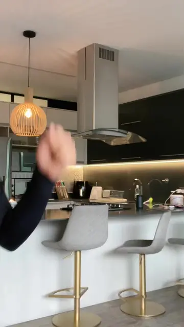 Video 7021660495639809286