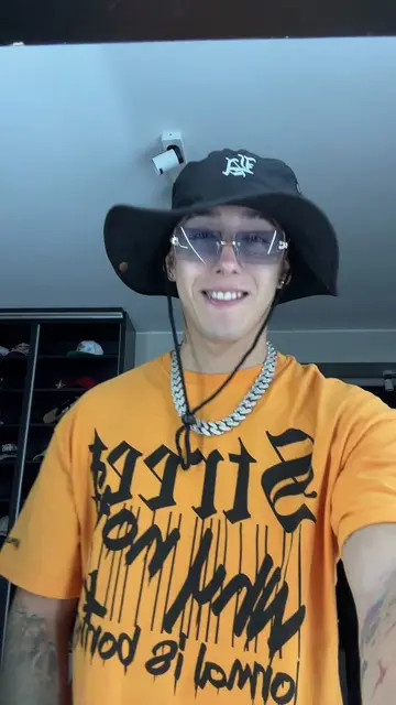 Video 7359778012310637829