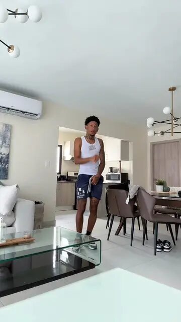 Video 7409745946491243782