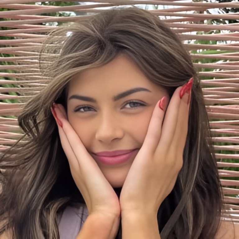 Victoria Rae