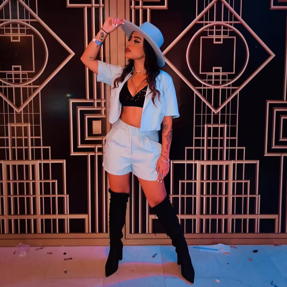 104739-108001732474735