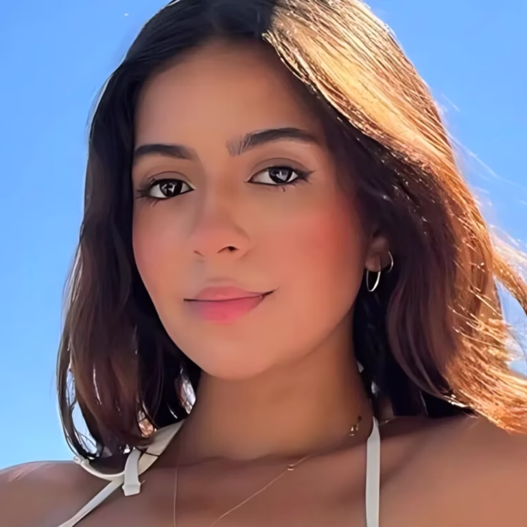 Adri Carballo