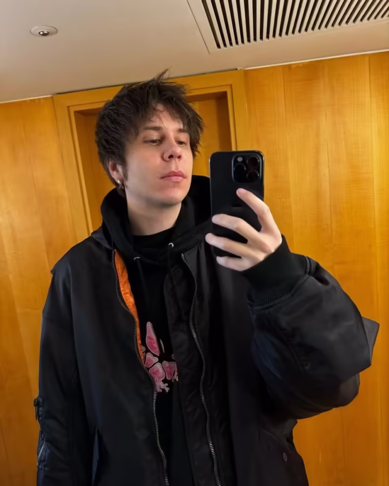 522623-108001744492794