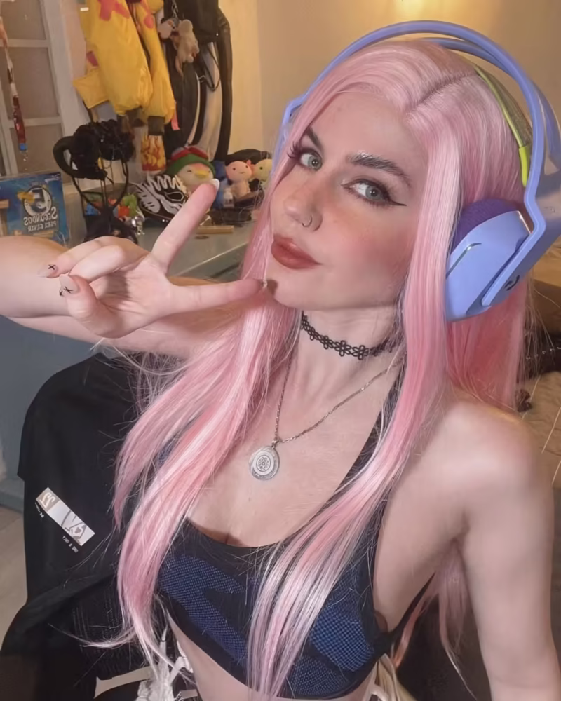 527427-108001713154643