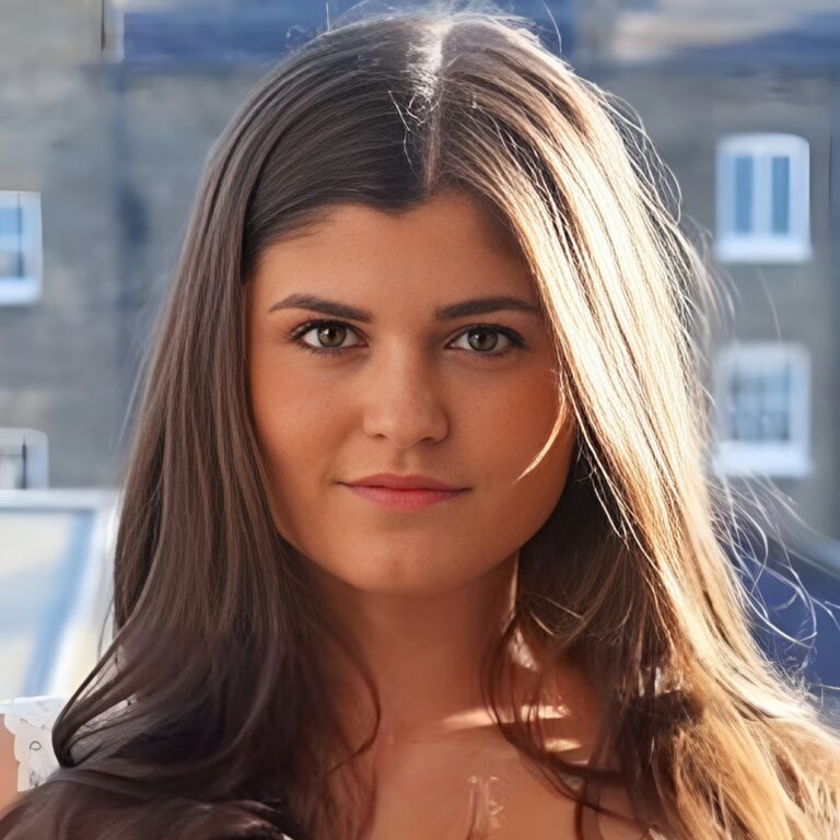 Elle Edwards