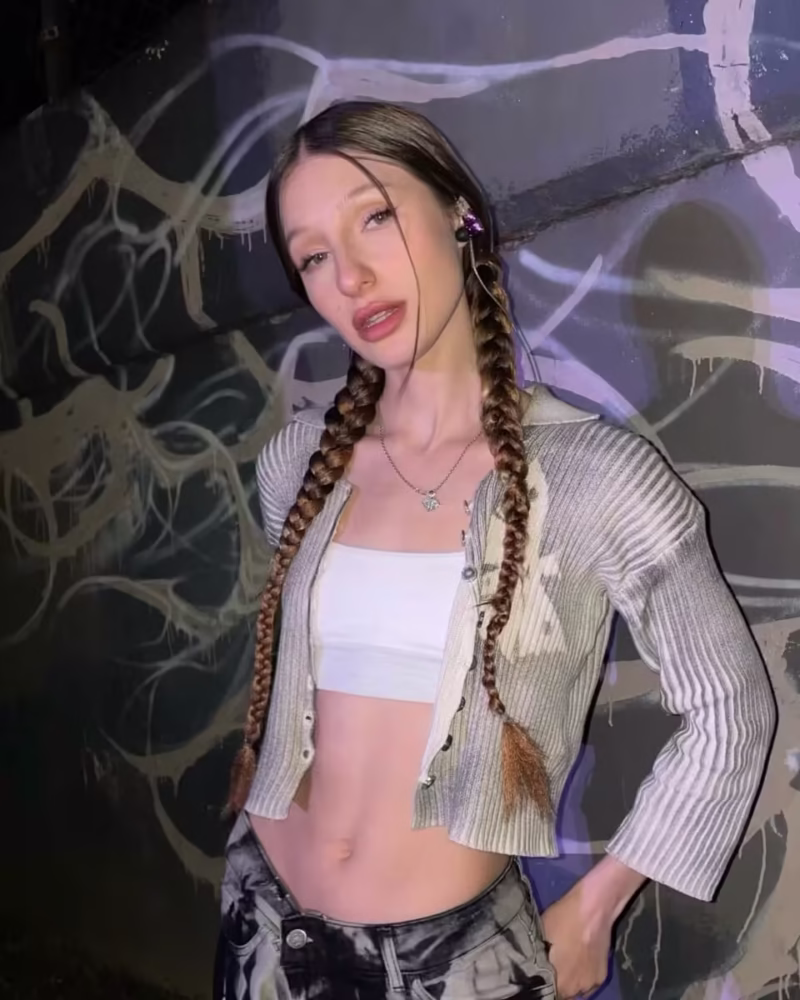 828939-108001712039615