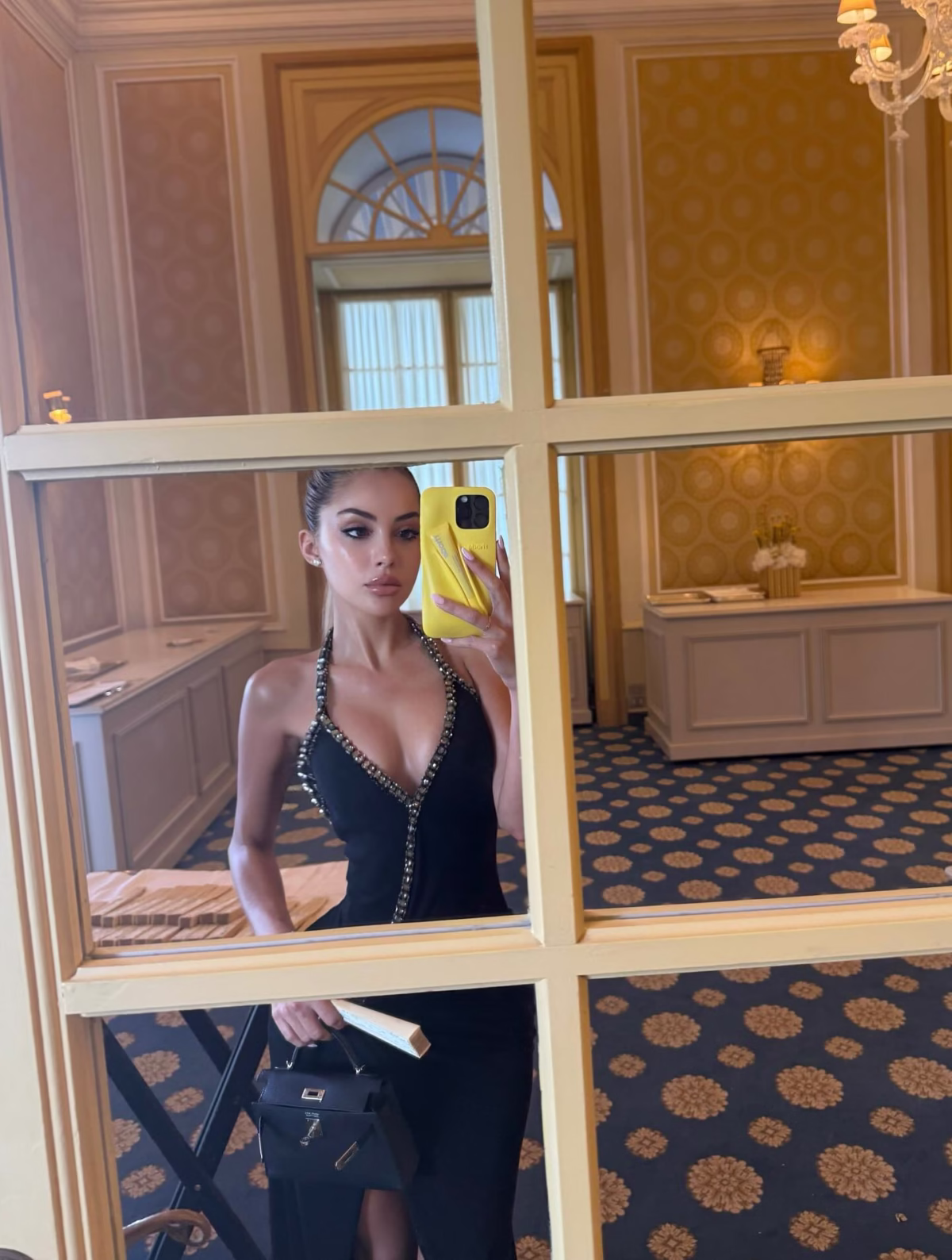 Alexa Dellanos