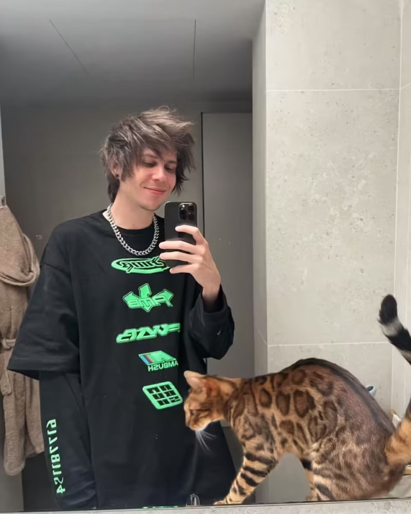 976480-108001744492793